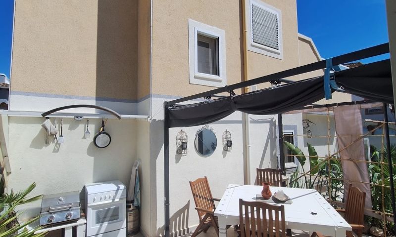 Dining area in villa for sale in Orihuela Costa