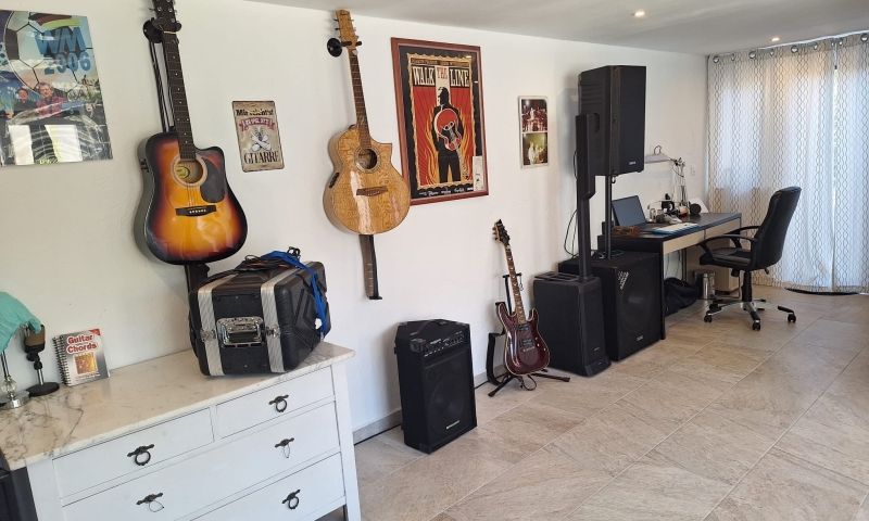 Garden in villa for sale in Orihuela Costa