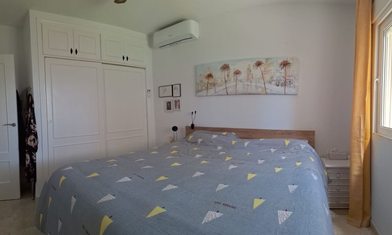 Bedroom in villa for sale in Orihuela Costa