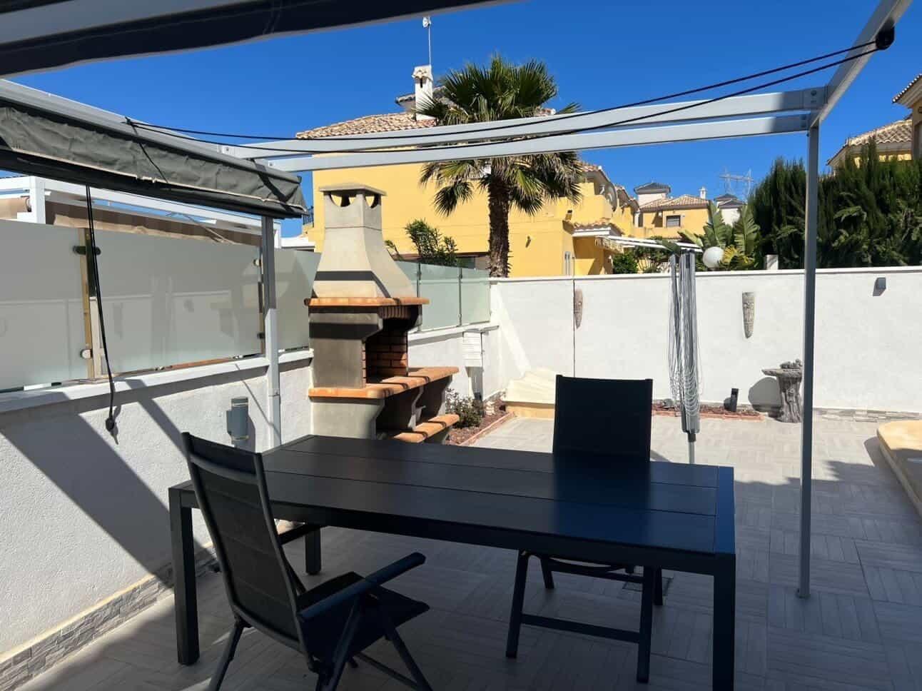 Kitchen in villa for sale in Algorfa