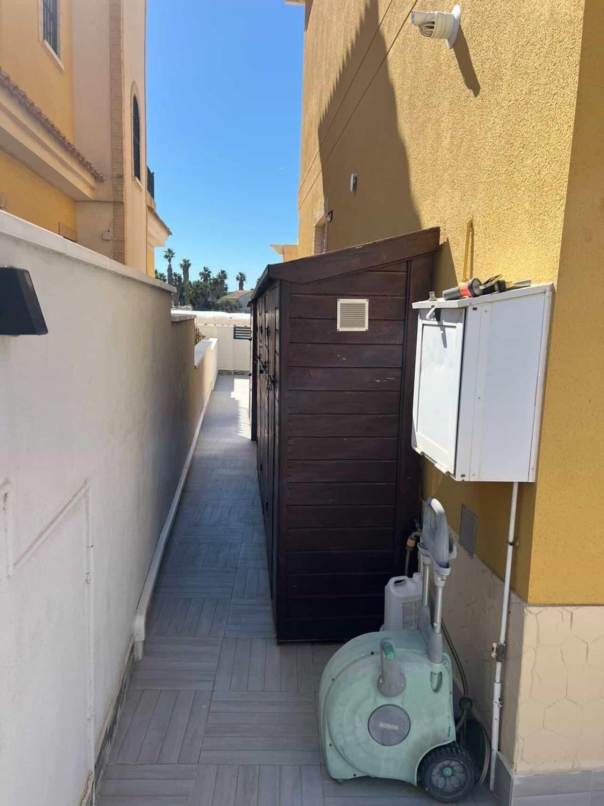 Dining area in villa for sale in Algorfa