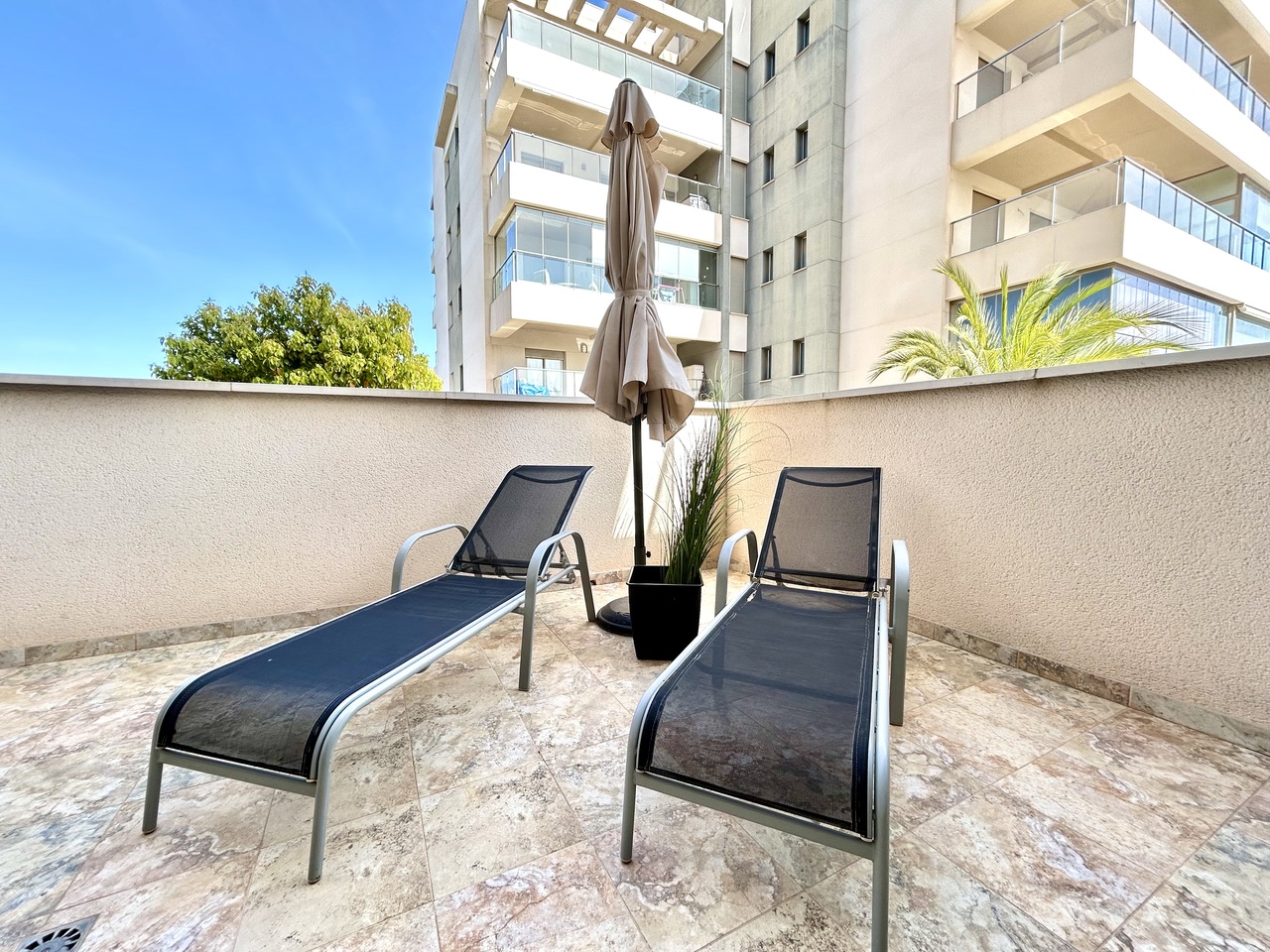 Master bedroom in apartment for sale in Los Dolses