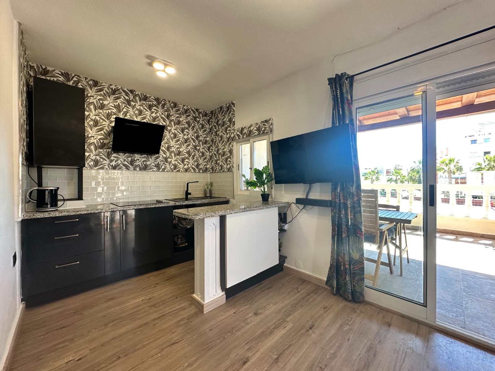 Dining area in bungalow for sale in Orihuela Costa