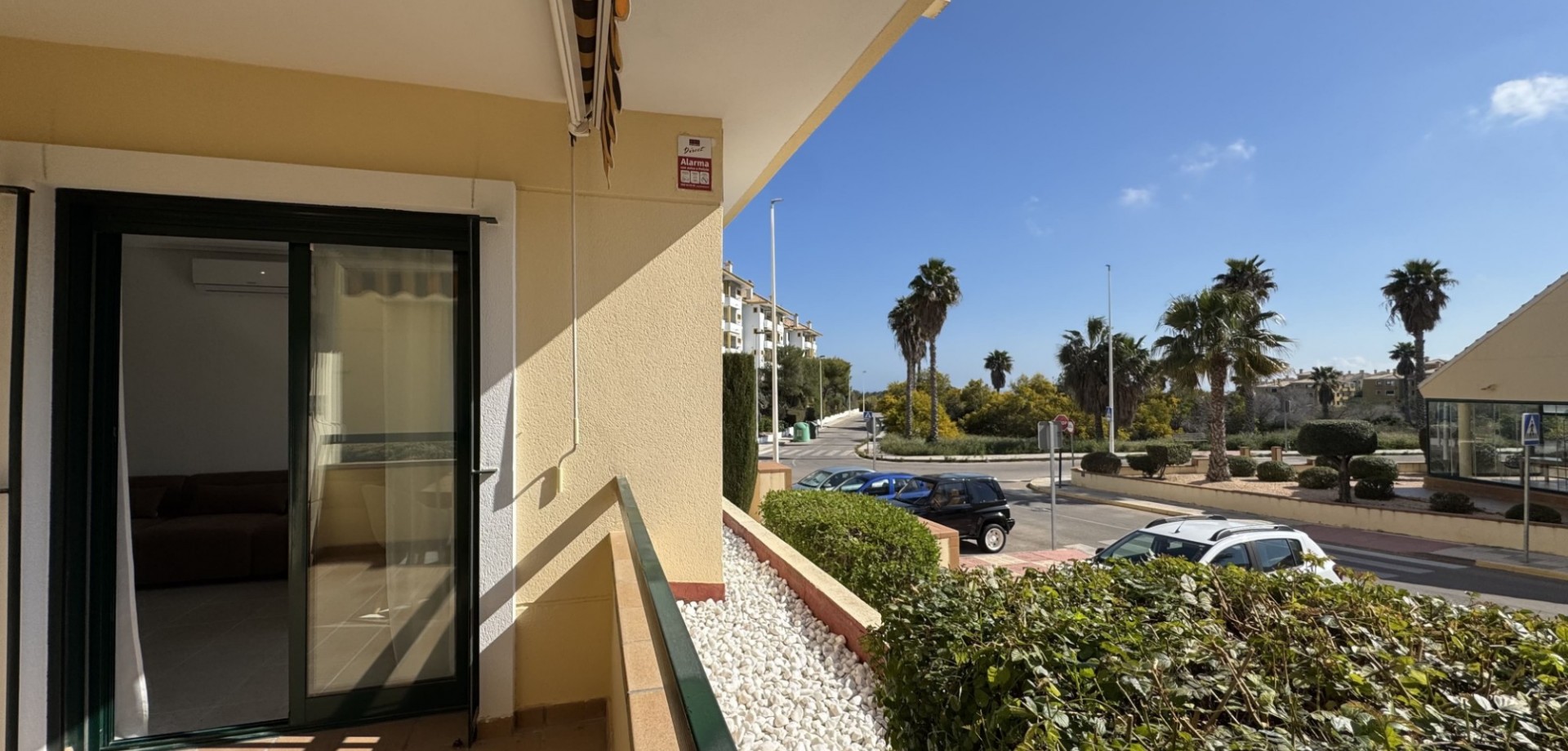 Garden in apartment for sale in Orihuela Costa