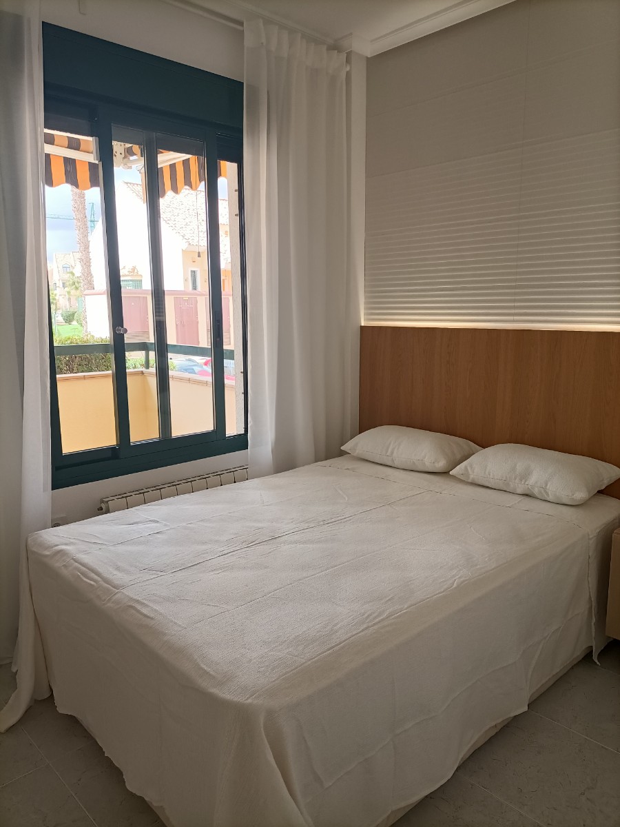 Bedroom in apartment for sale in Orihuela Costa