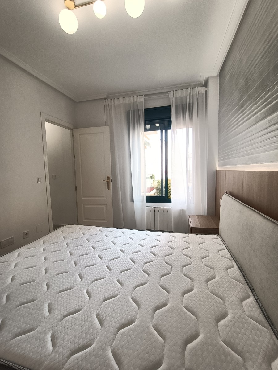 Master bedroom in apartment for sale in Orihuela Costa