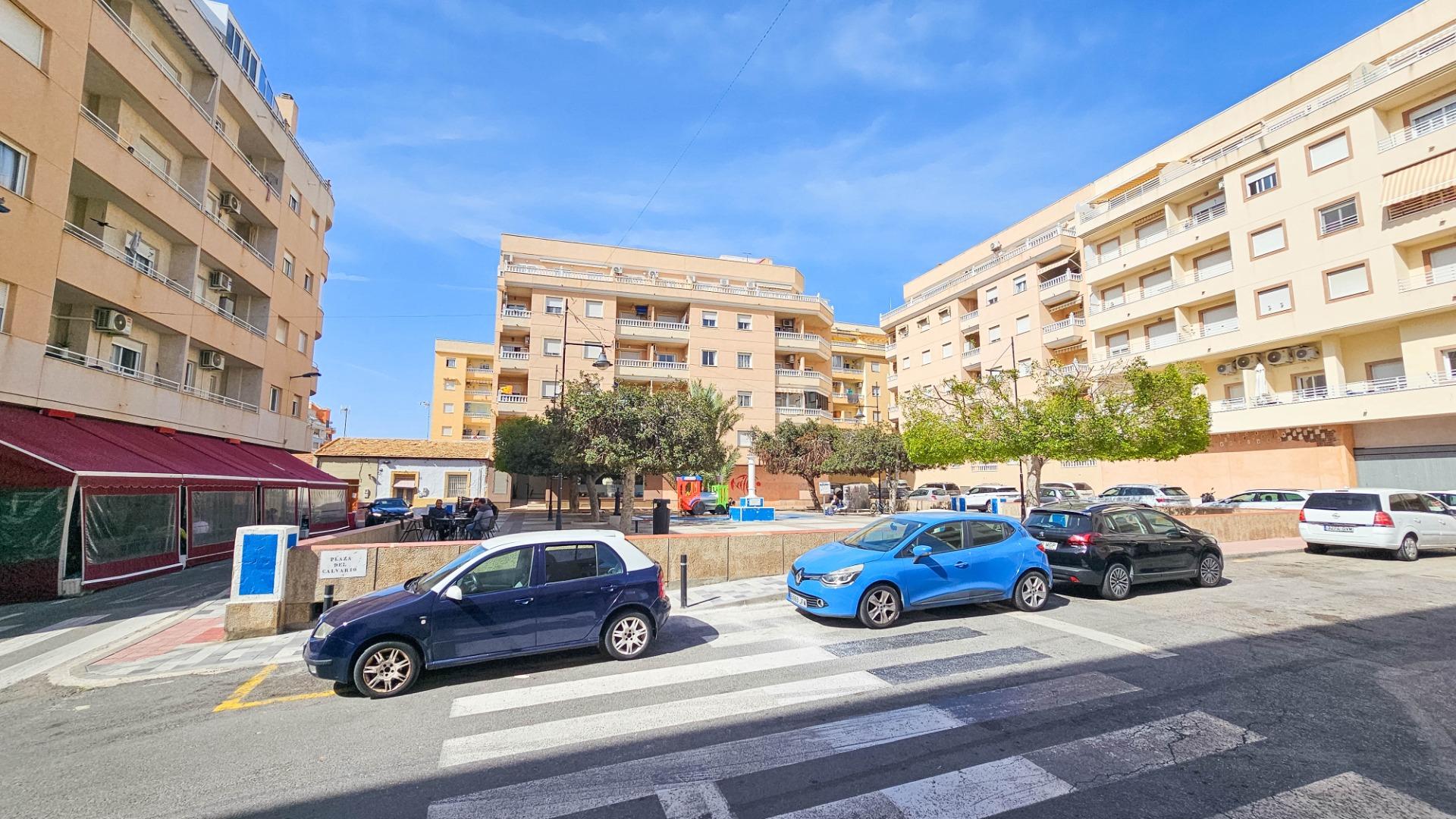 Bedroom in apartment for sale in Torrevieja