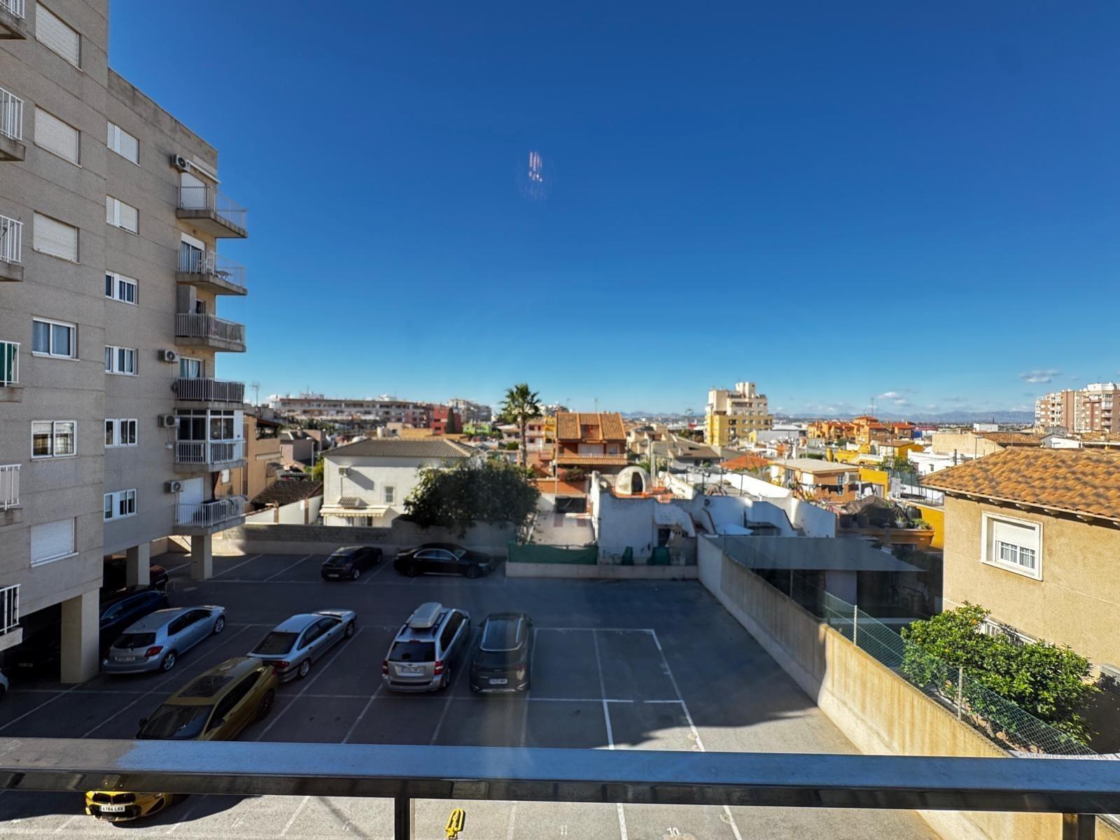 Bedroom in apartment for sale in Torrevieja