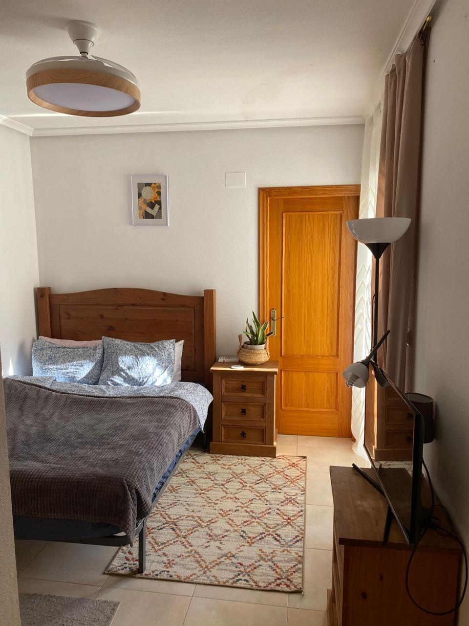 Bedroom in apartment for sale in Torrevieja