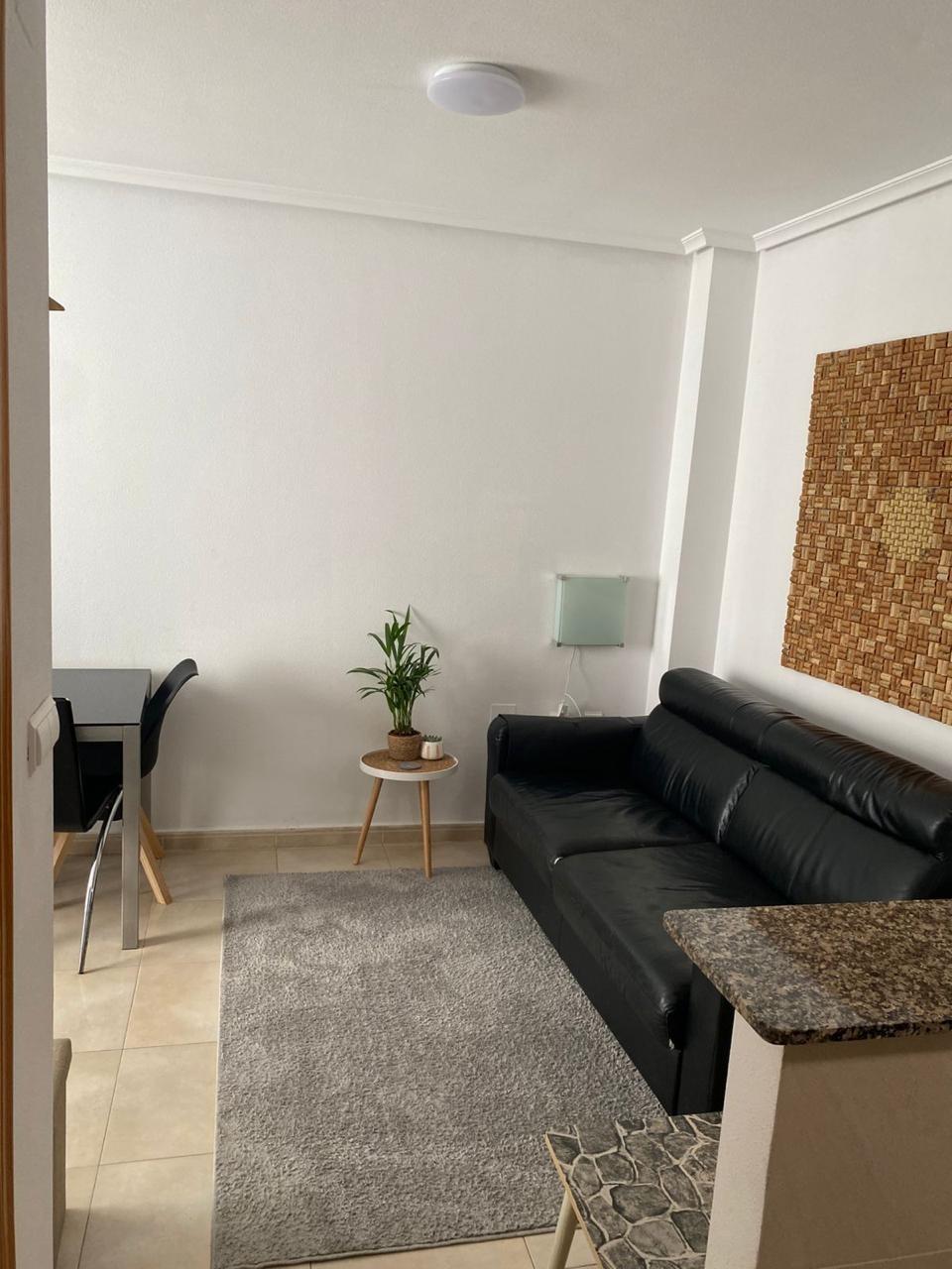 Bedroom in apartment for sale in Torrevieja