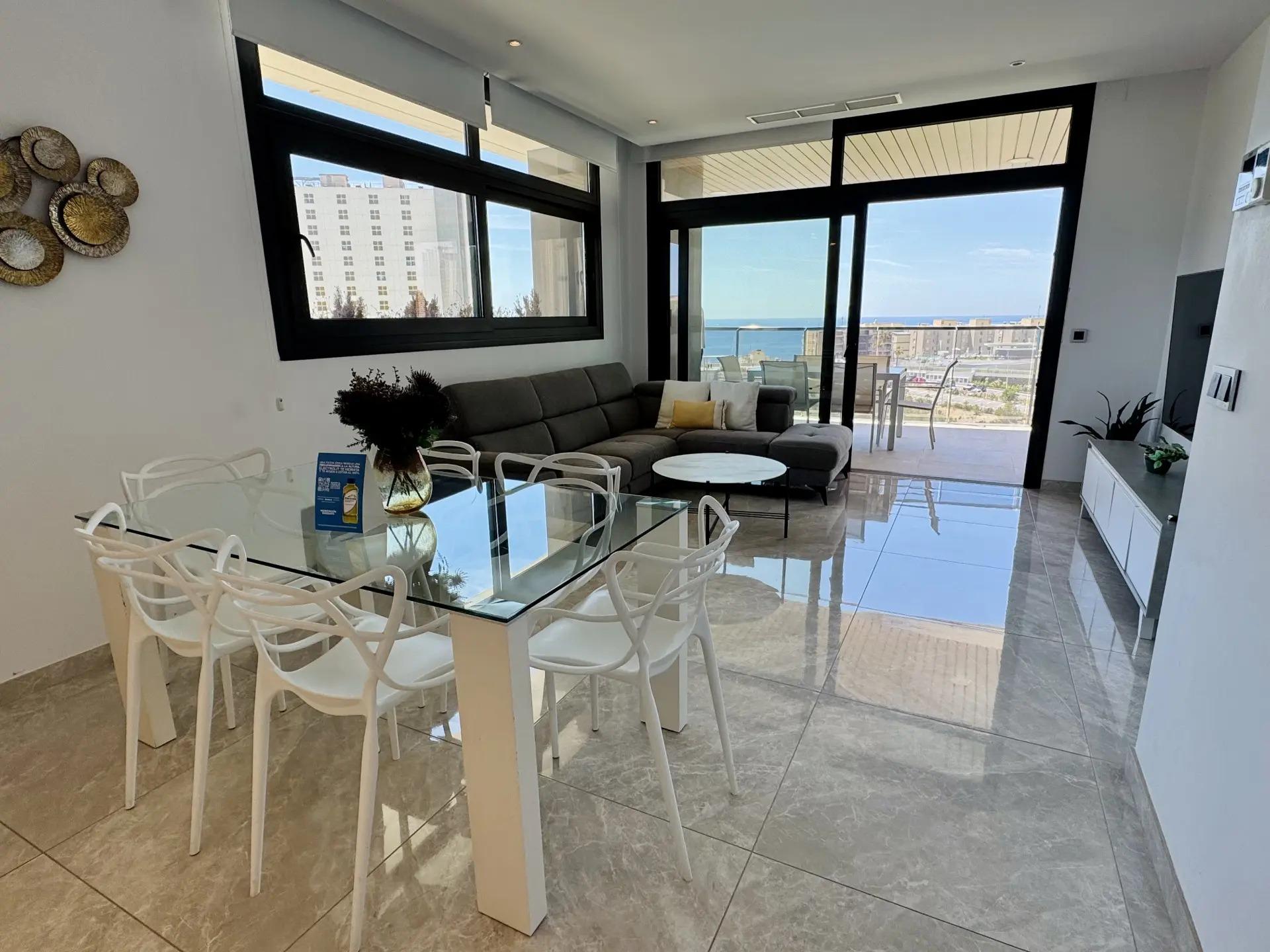 Luksuriøs 3‑soveromsleilighet i Benidorm – Ditt Solrike Tilbud