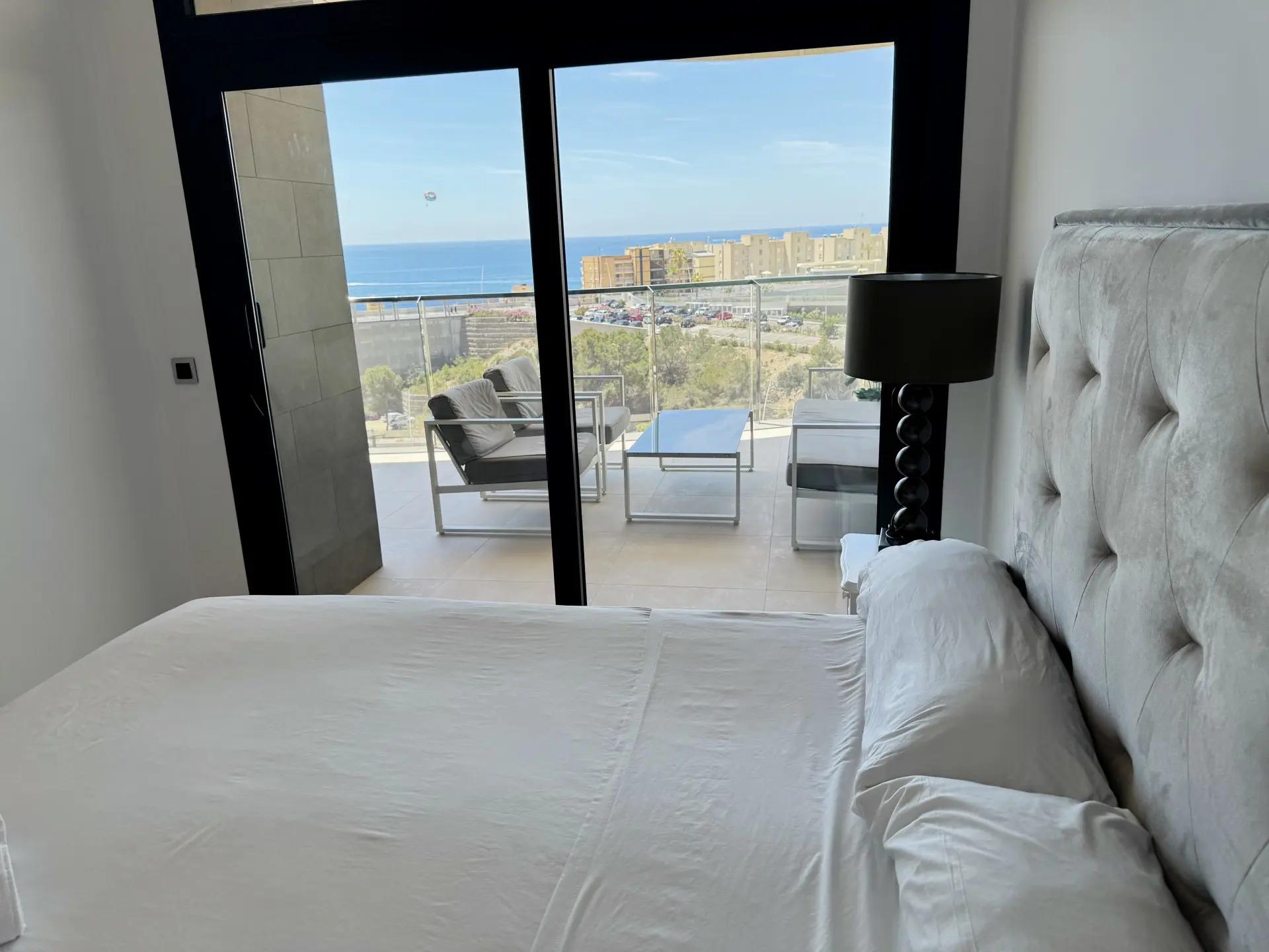 Luksuriøs 3‑soveromsleilighet i Benidorm – Ditt Solrike Tilbud