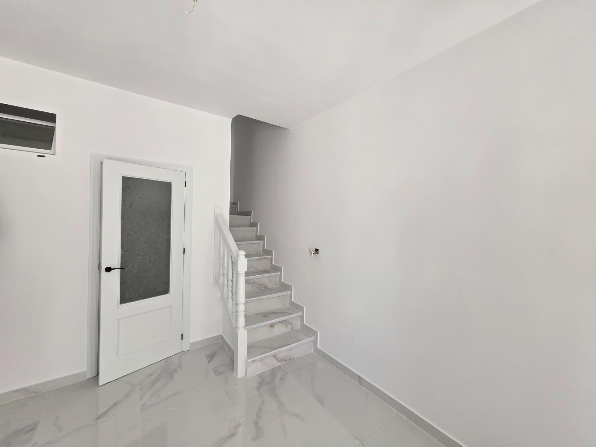 Bedroom in duplex for sale in Torrevieja
