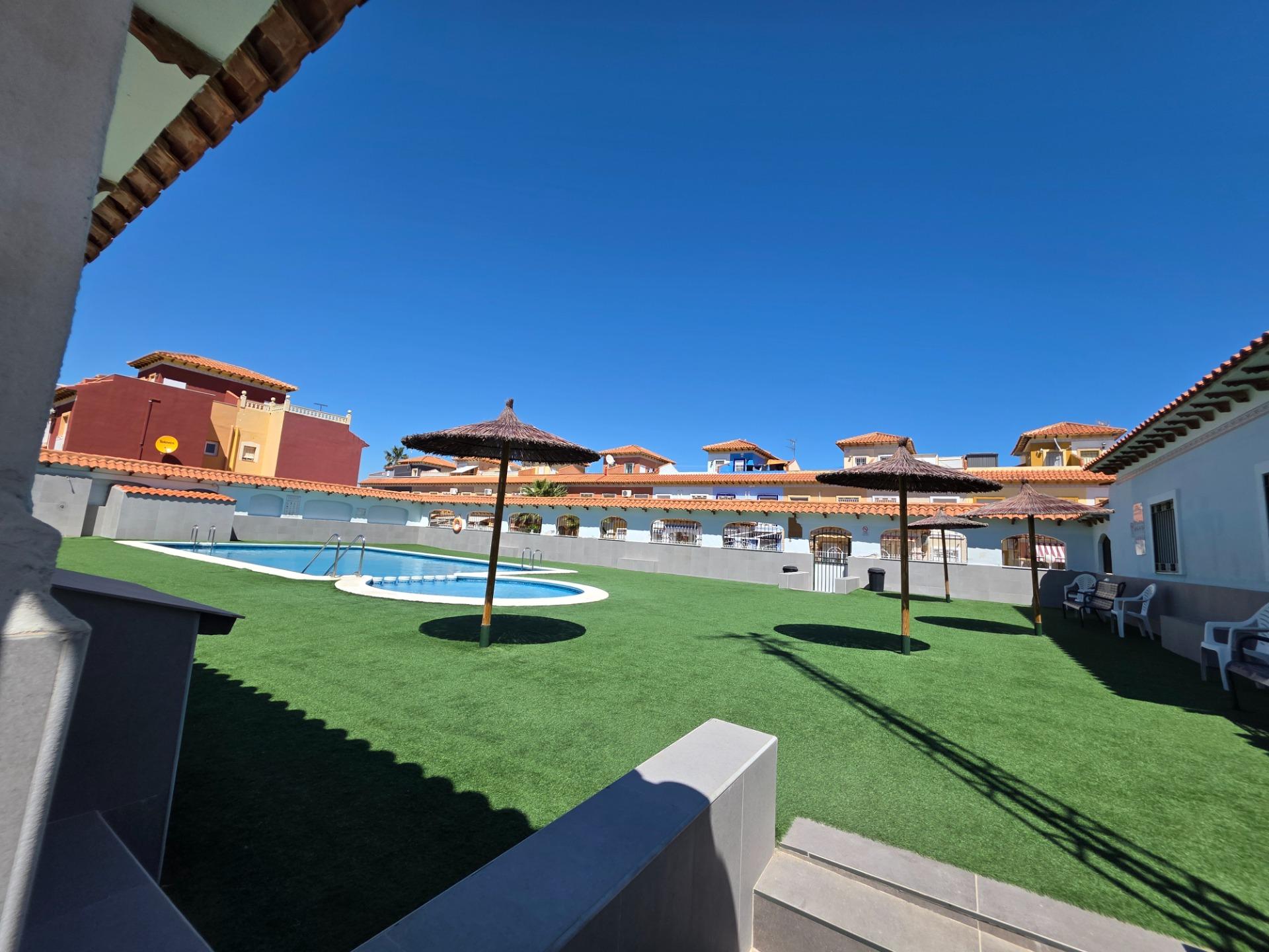 Bedroom in duplex for sale in Torrevieja
