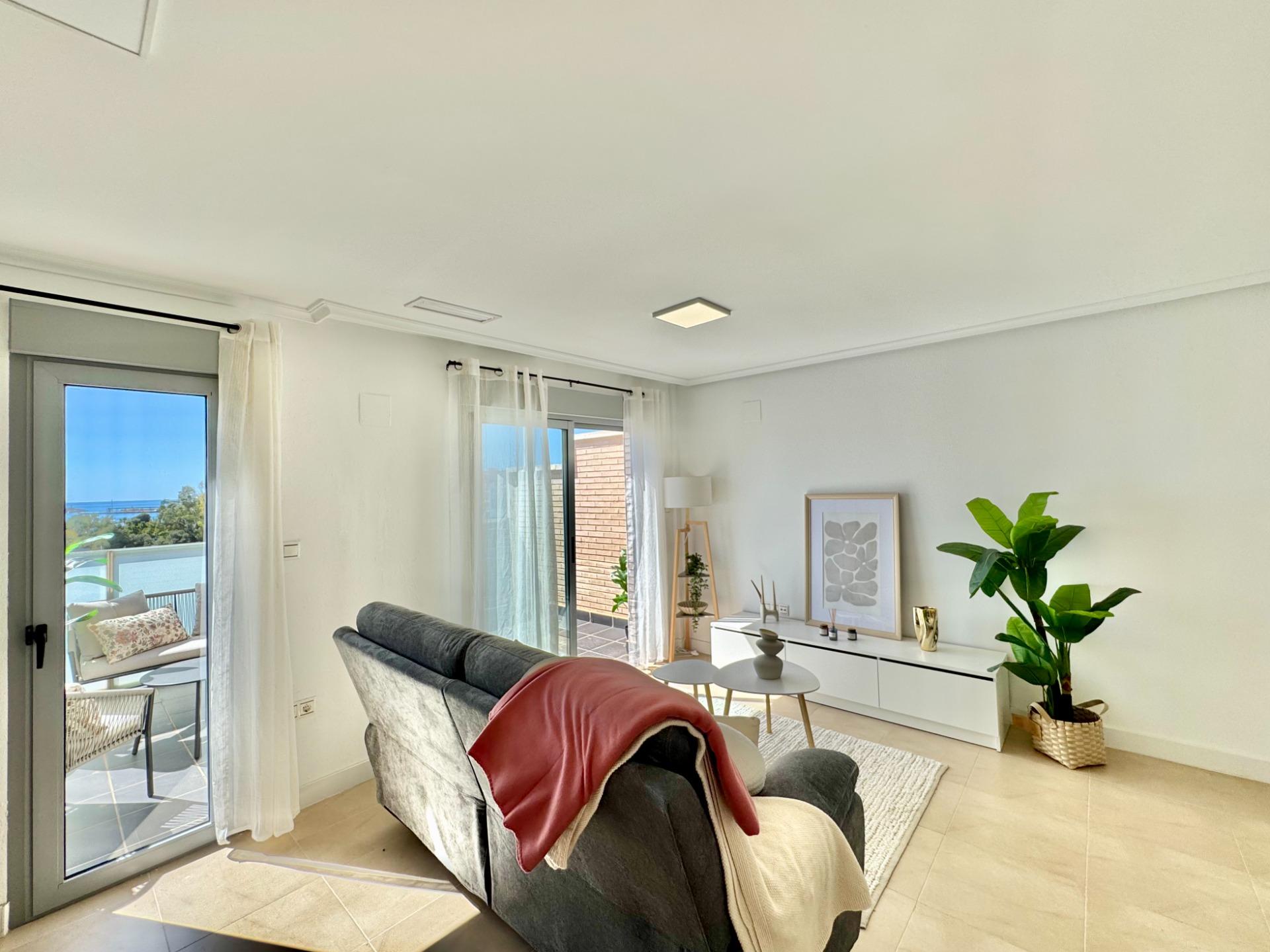 Master bedroom in apartment for sale in Torrevieja