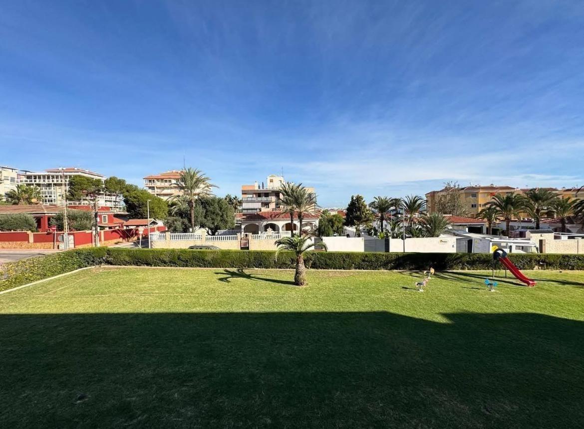 Bedroom in apartment for sale in Torrevieja