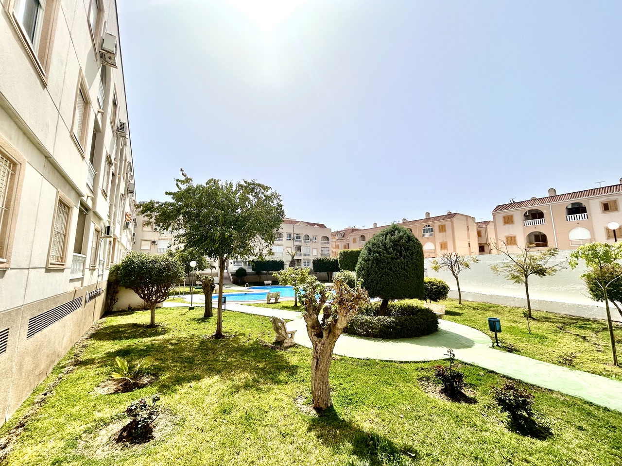 Bedroom in apartment for sale in Torrevieja