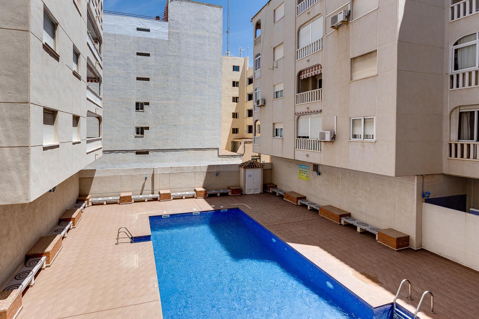 Bedroom in apartment for sale in Torrevieja