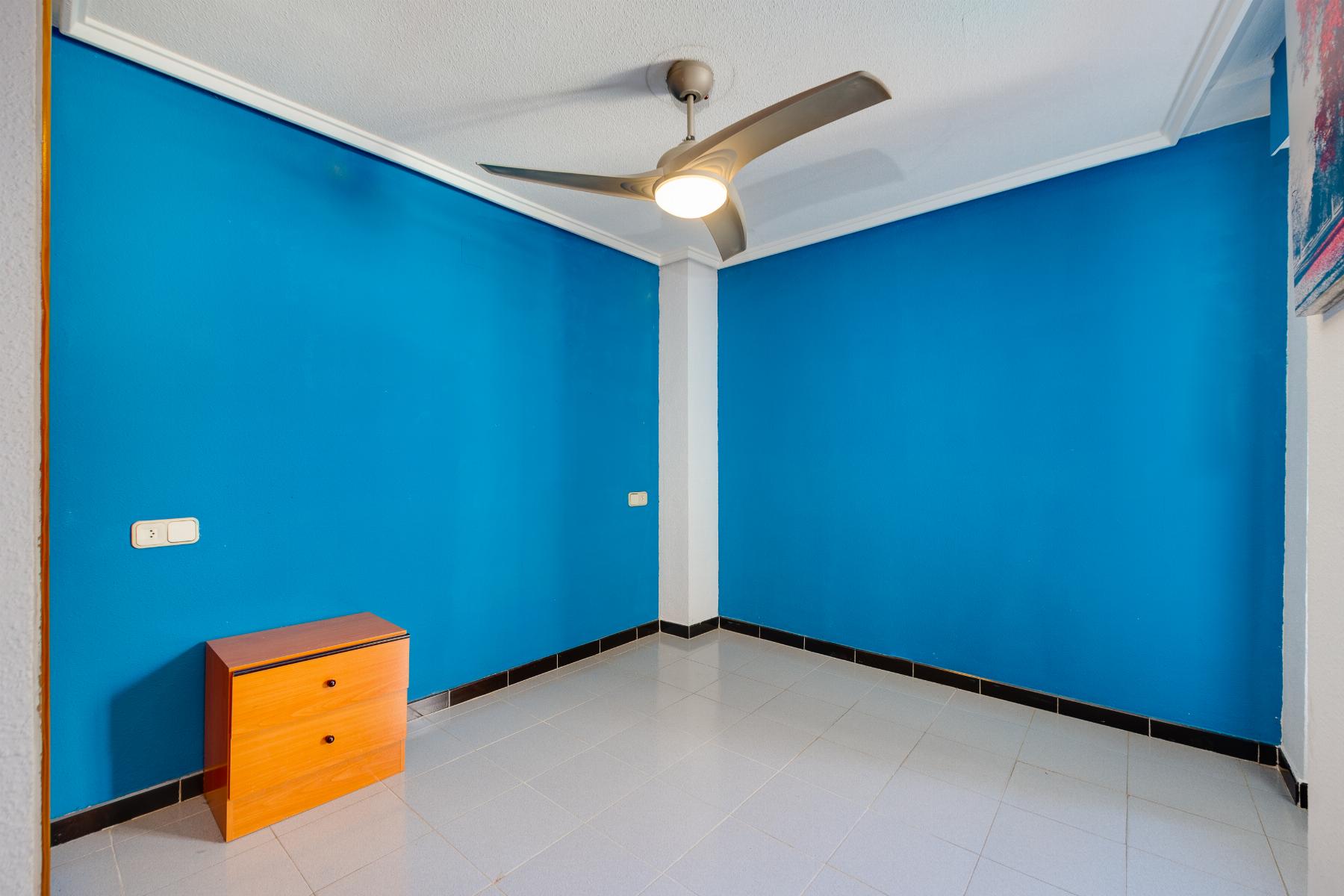Master bedroom in apartment for sale in Torrevieja