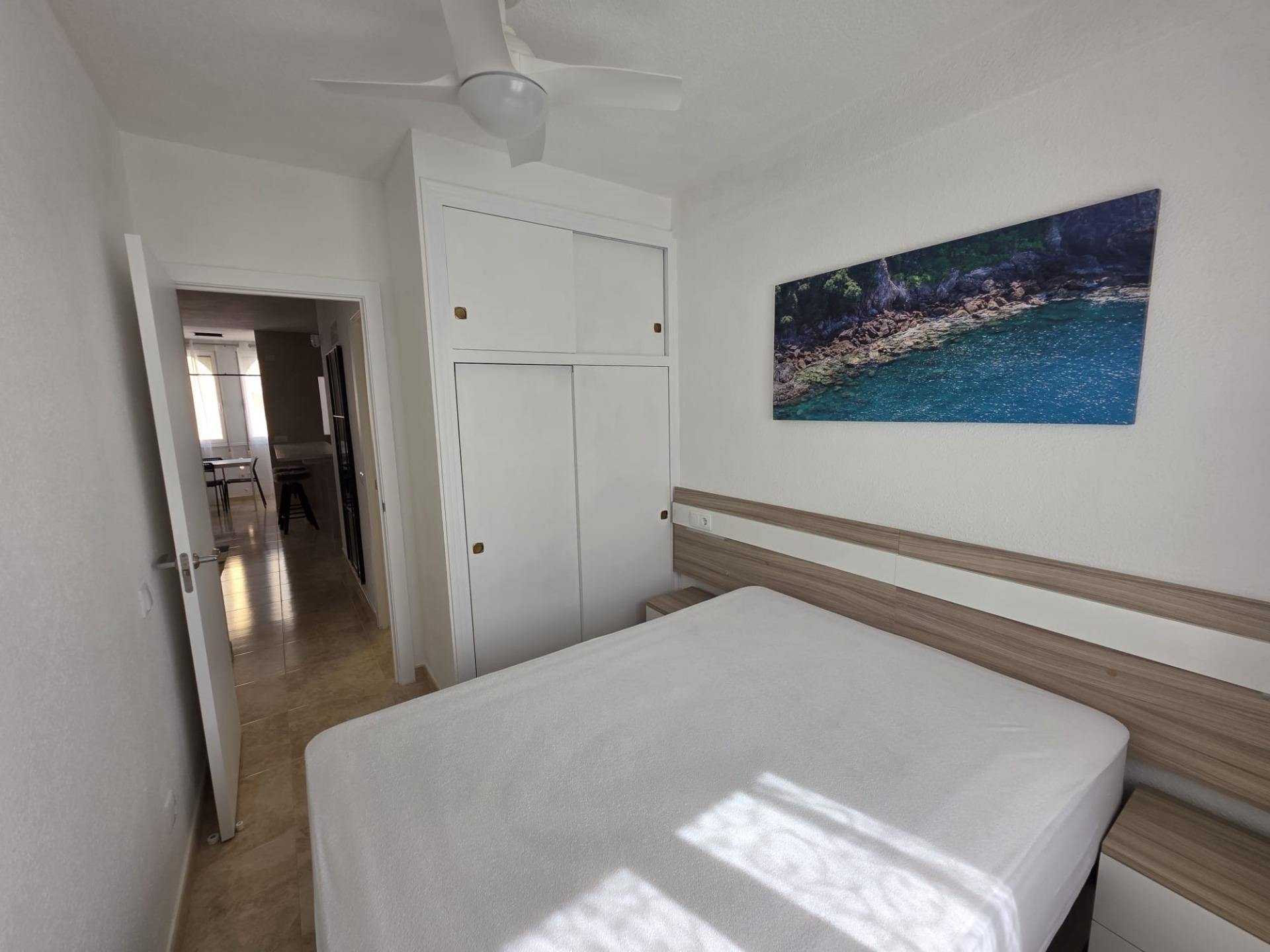 Bedroom in apartment for sale in Torrevieja