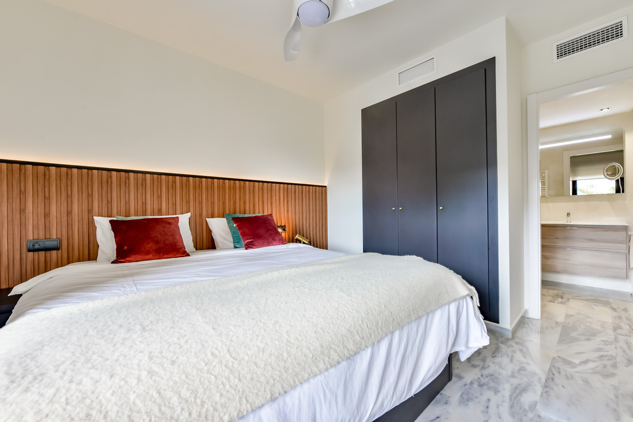 Master bedroom in apartment for sale in Villajoyosa