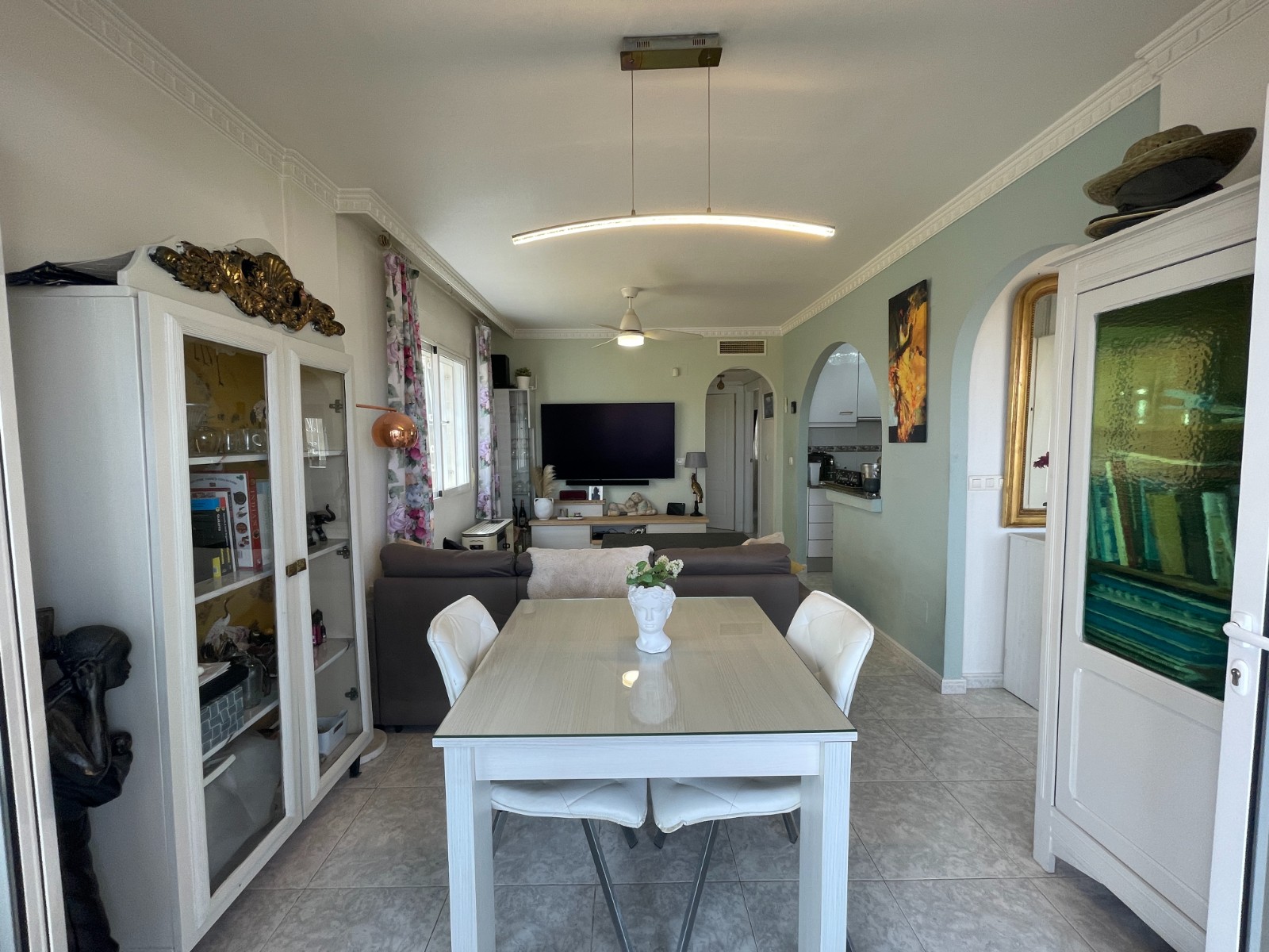 Dining area in villa for sale in San Fulgencio