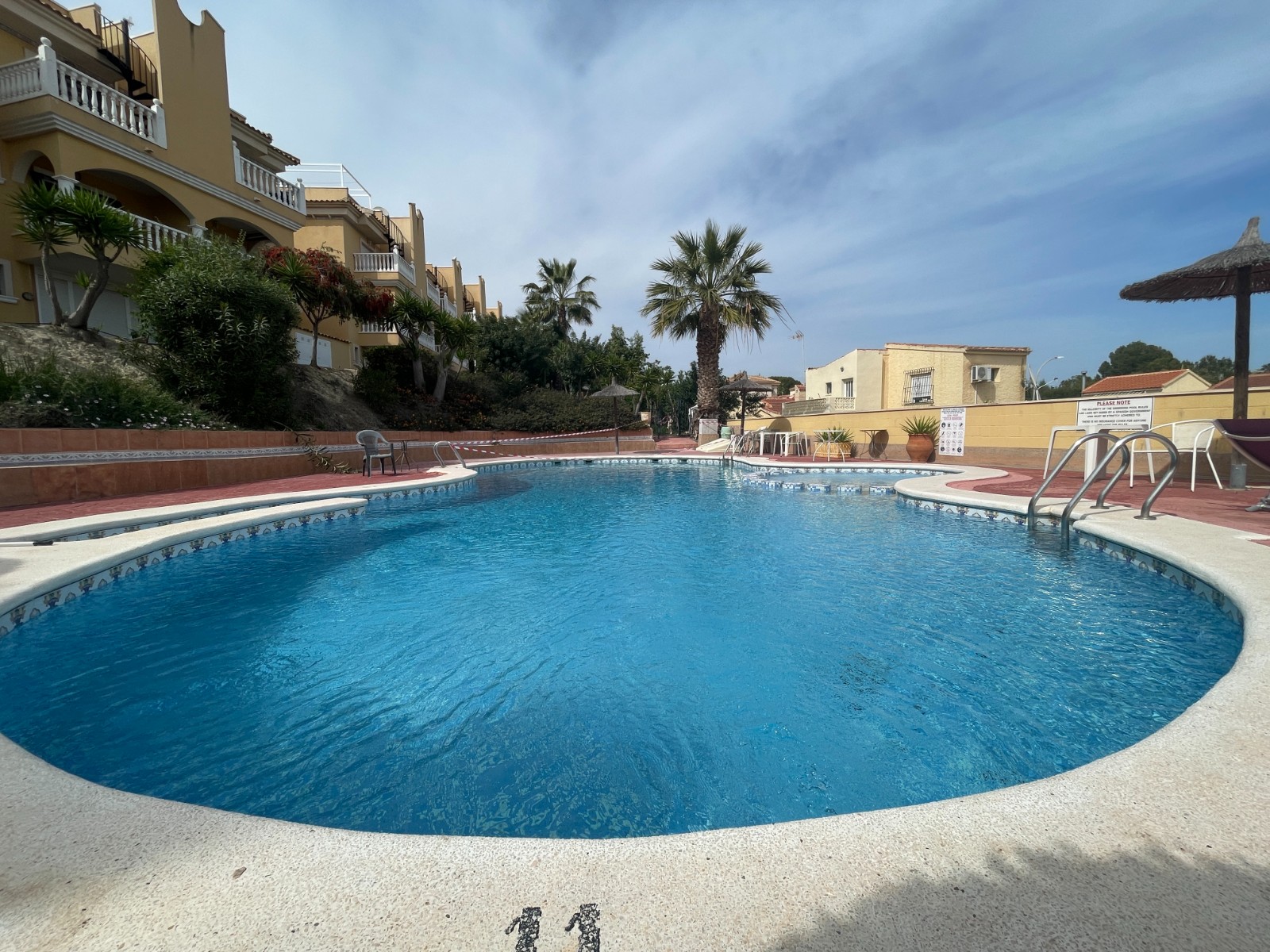 Terrace in villa for sale in San Fulgencio