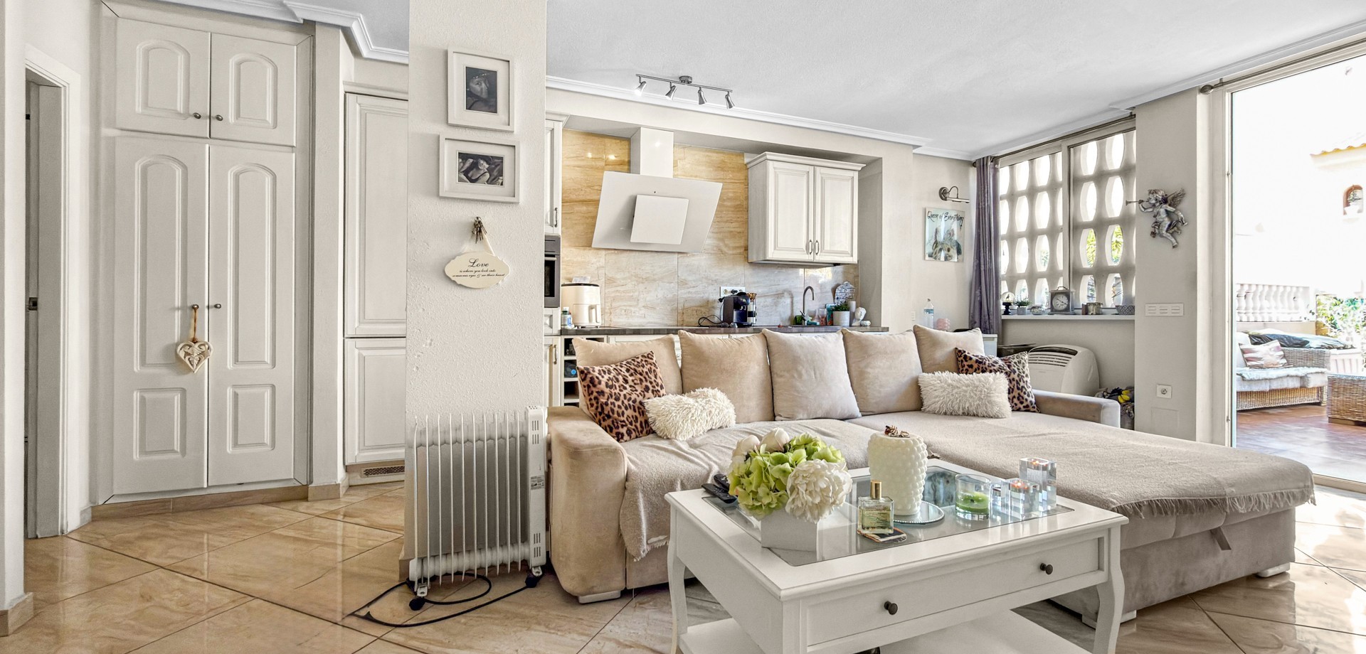 Dining area in terraced for sale in Orihuela Costa