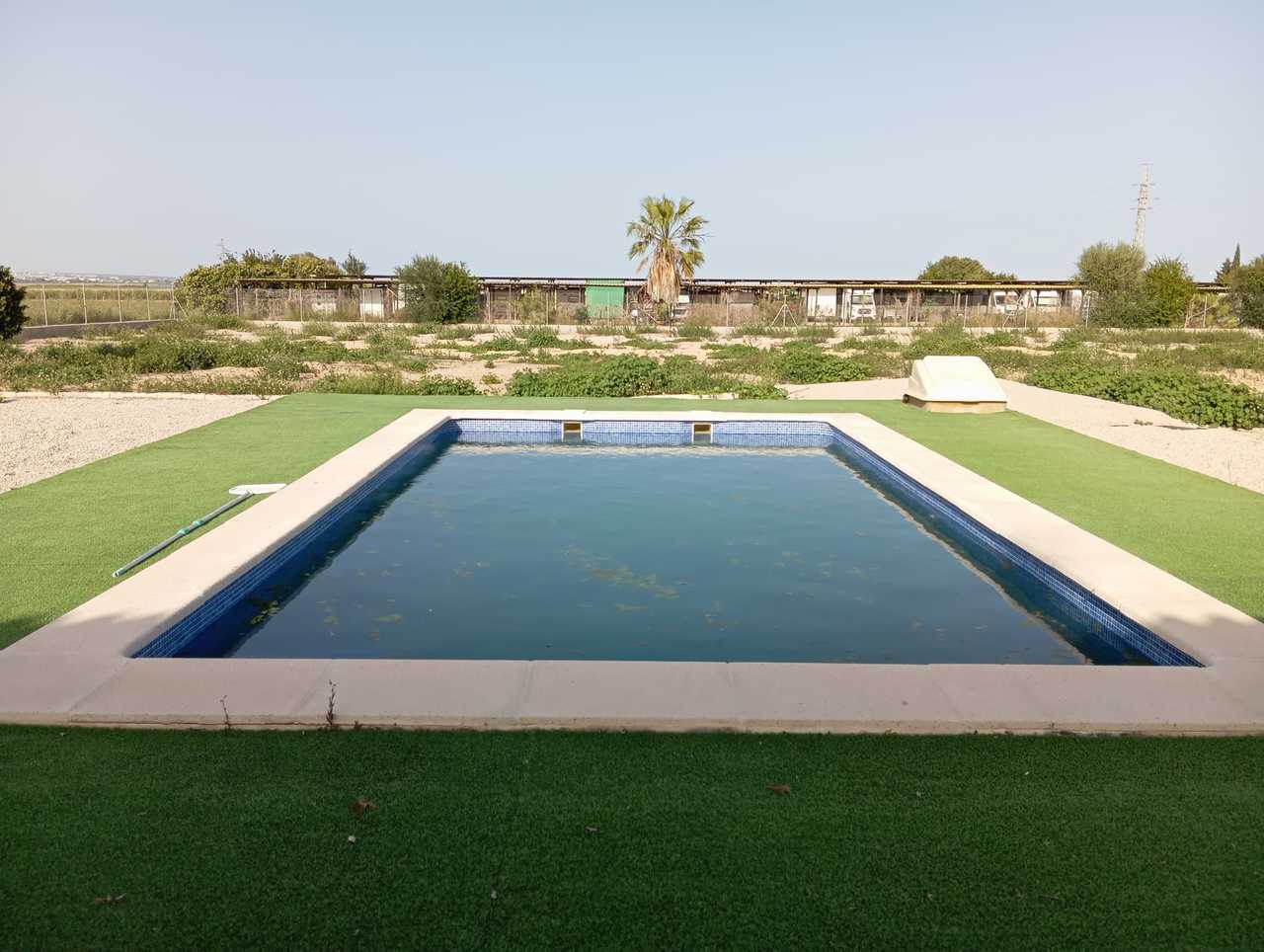 Exterior view in villa for sale in San Miguel de Salinas