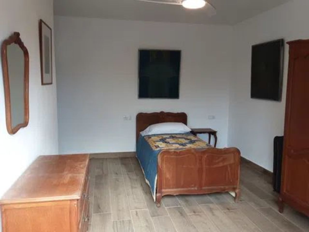 Pool area in villa for sale in San Miguel de Salinas