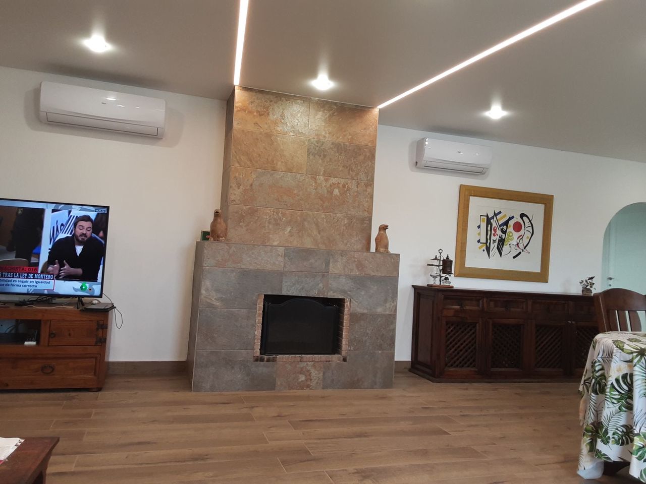 Pool area in villa for sale in San Miguel de Salinas