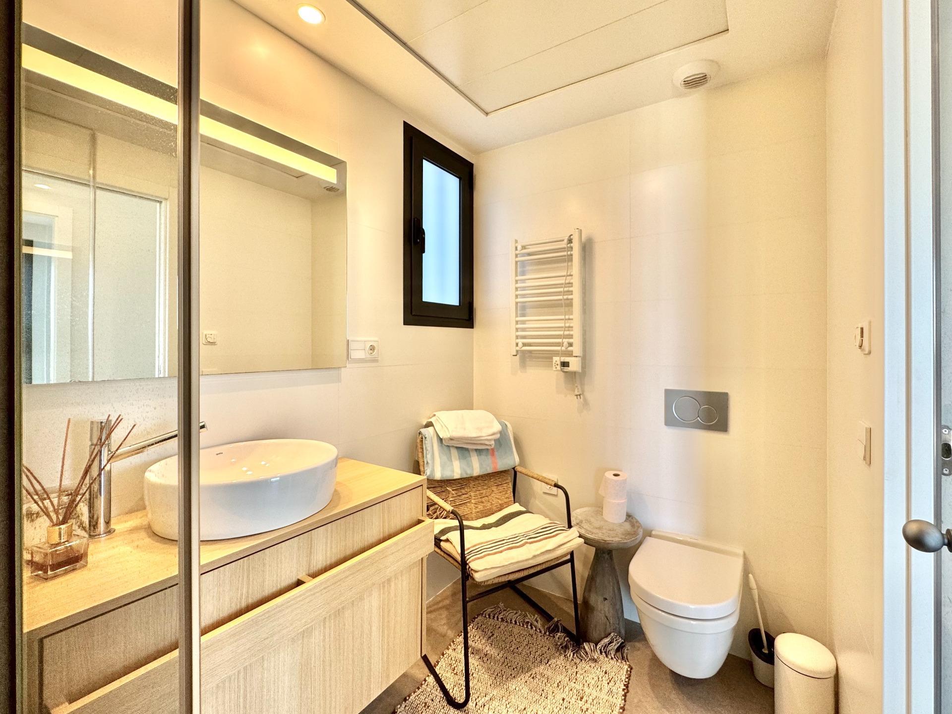 Master bedroom in apartment for sale in Orihuela