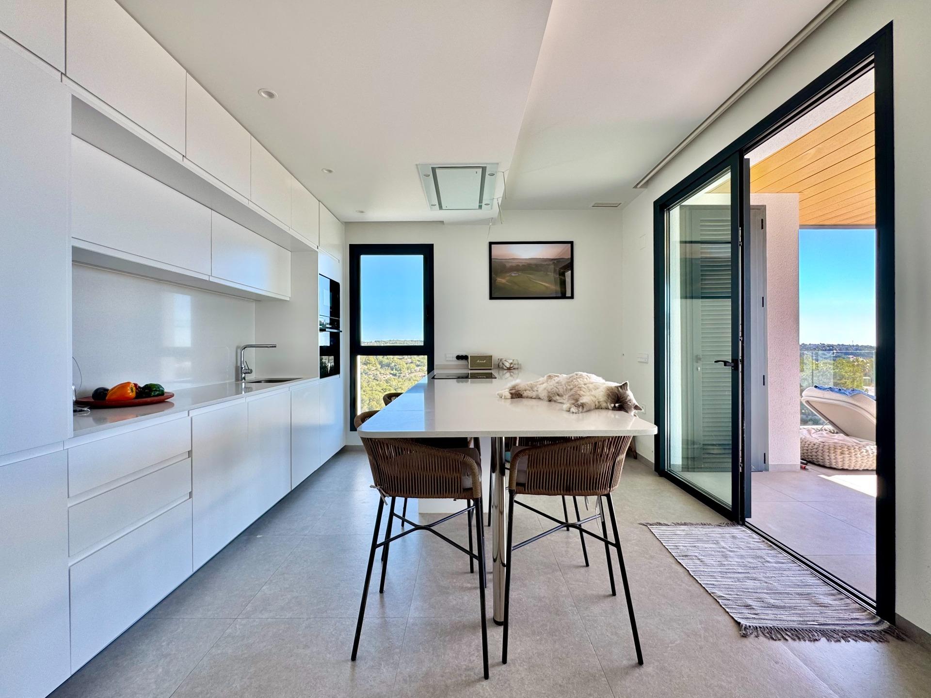 Bedroom in apartment for sale in Orihuela