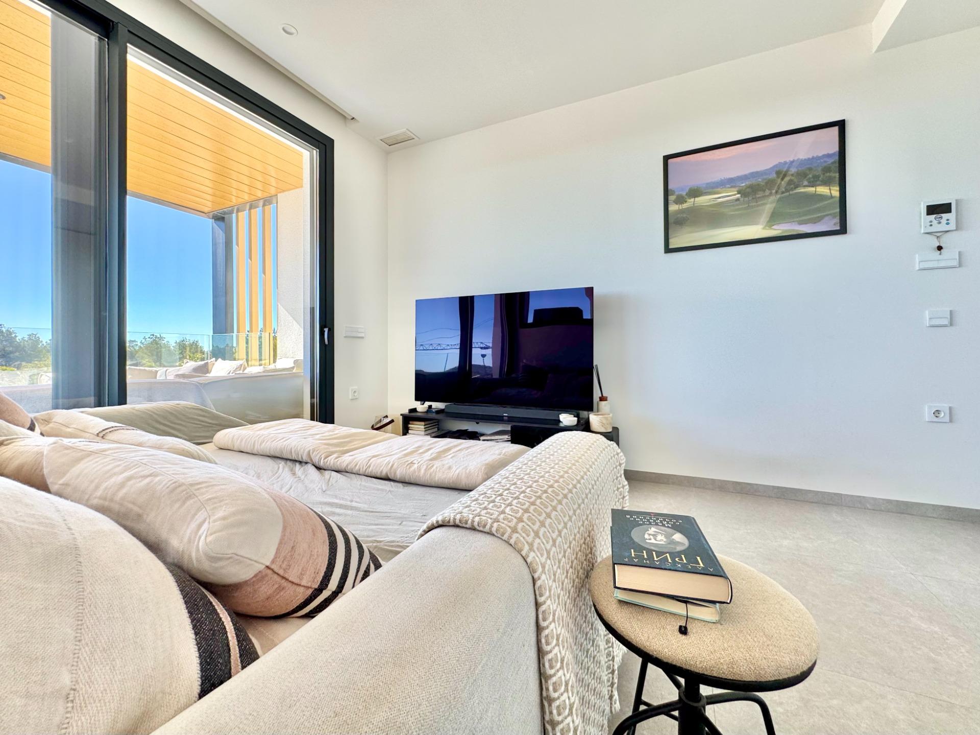 Master bedroom in apartment for sale in Orihuela