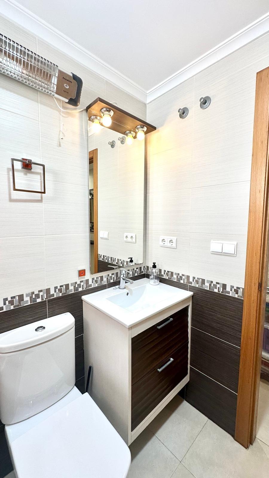 Bathroom in penthouse for sale in Torrevieja