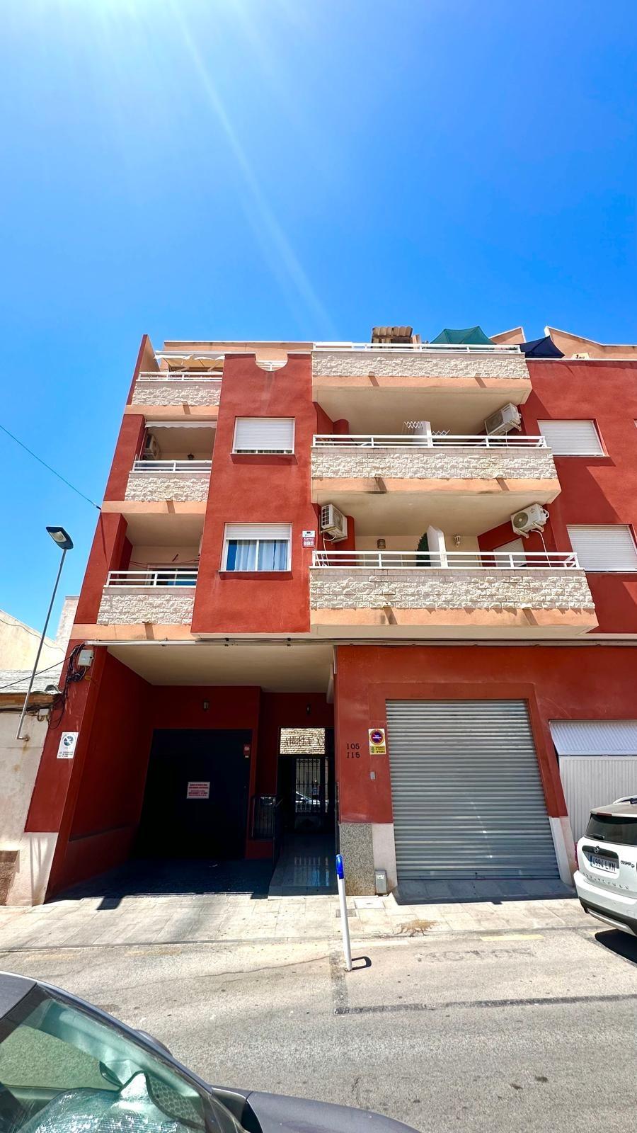 Penthouse med solarium, garage och terrass - 800 meter från stranden i Torrevieja