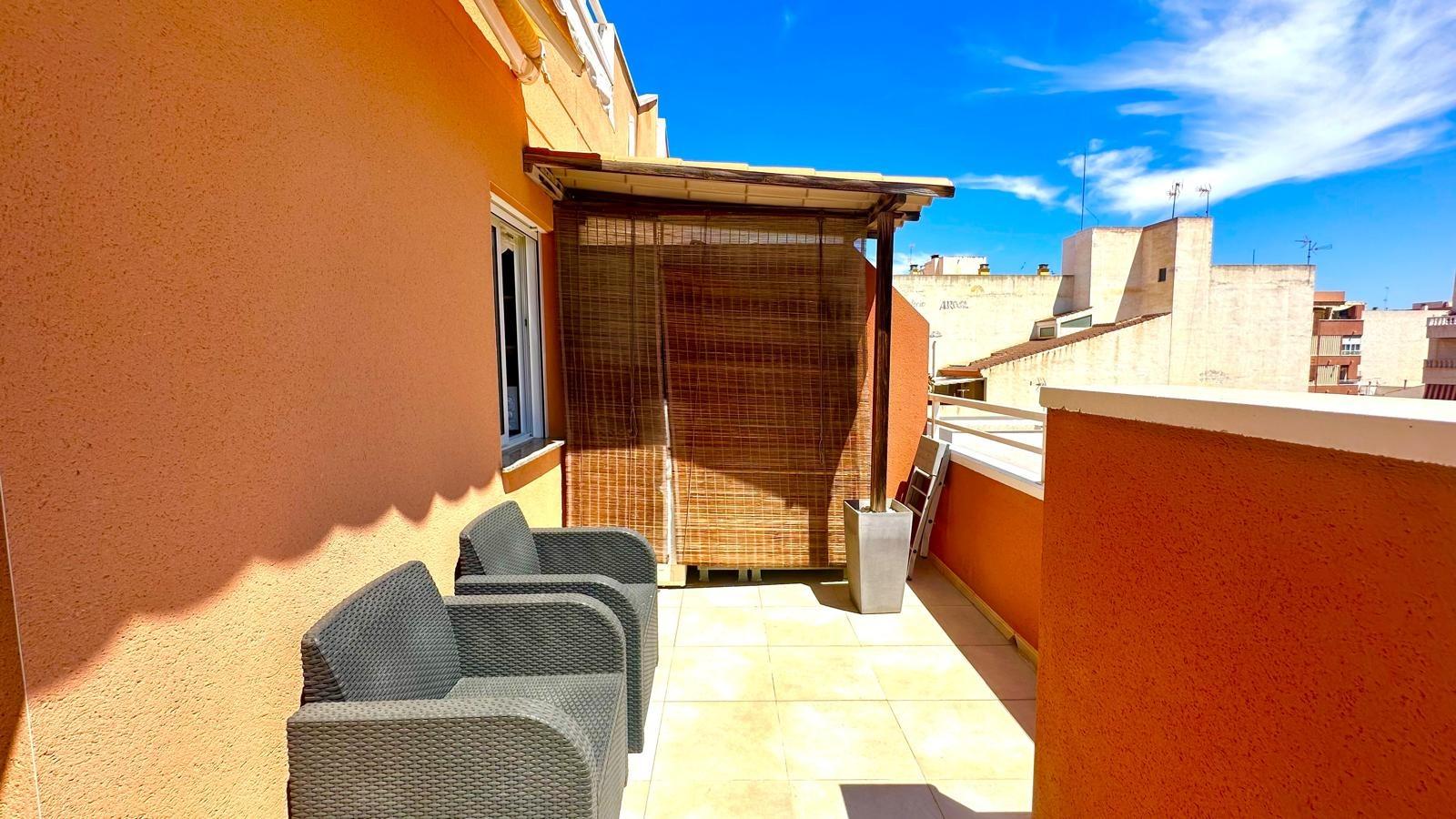 Garden in penthouse for sale in Torrevieja