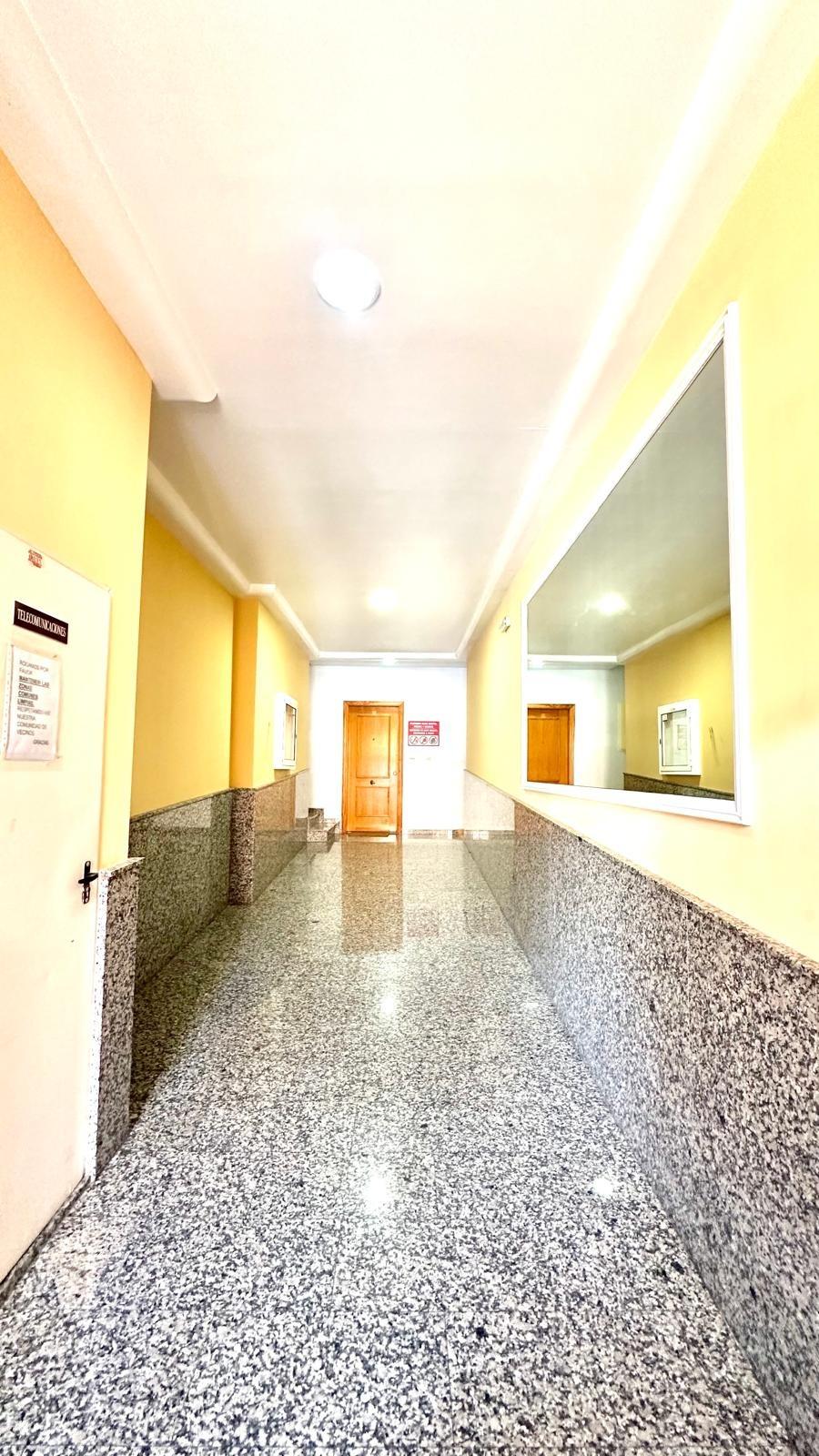Penthouse med solarium, garage och terrass - 800 meter från stranden i Torrevieja