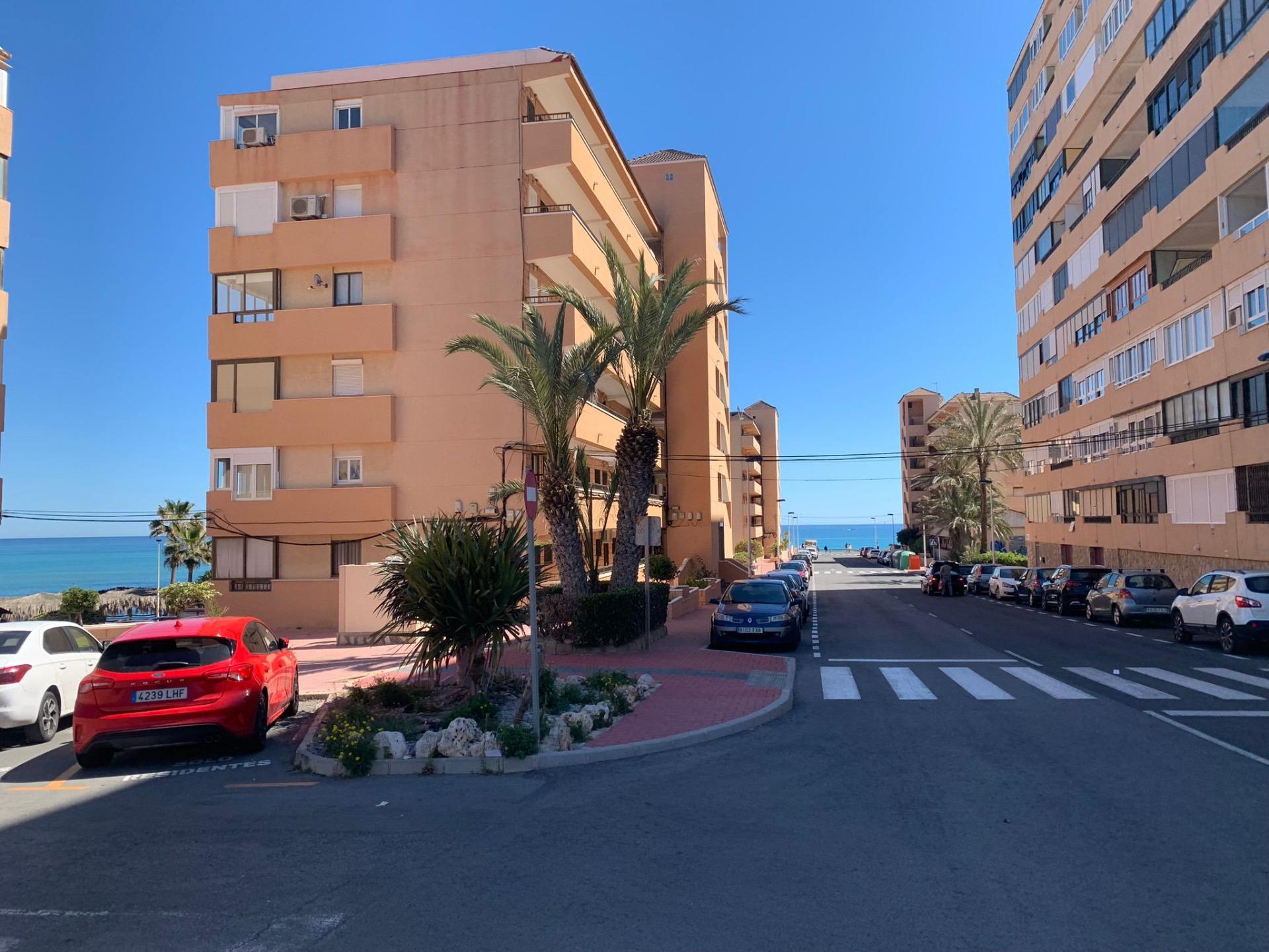 Kitchen in apartment for sale in Torrevieja