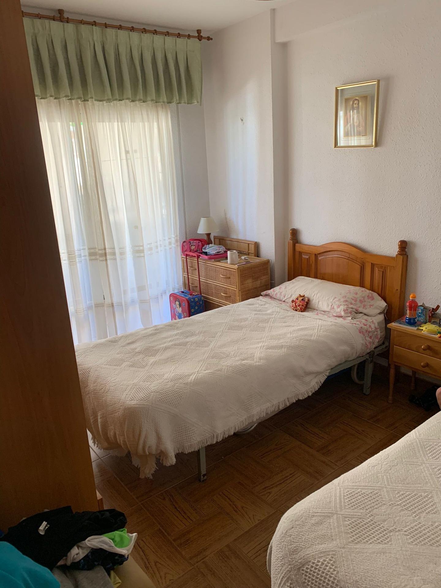 Bedroom in apartment for sale in Torrevieja