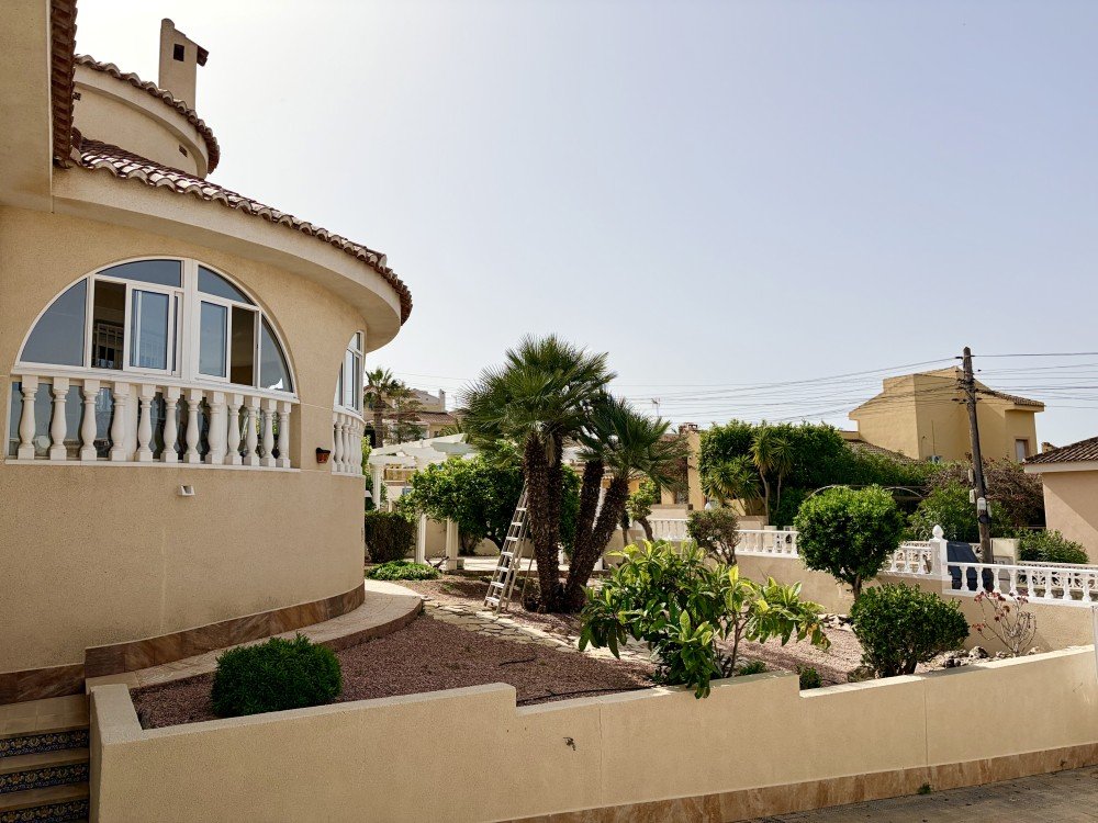 Garden in villa for sale in Ciudad Quesada