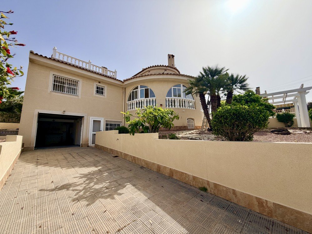 Dining area in villa for sale in Ciudad Quesada