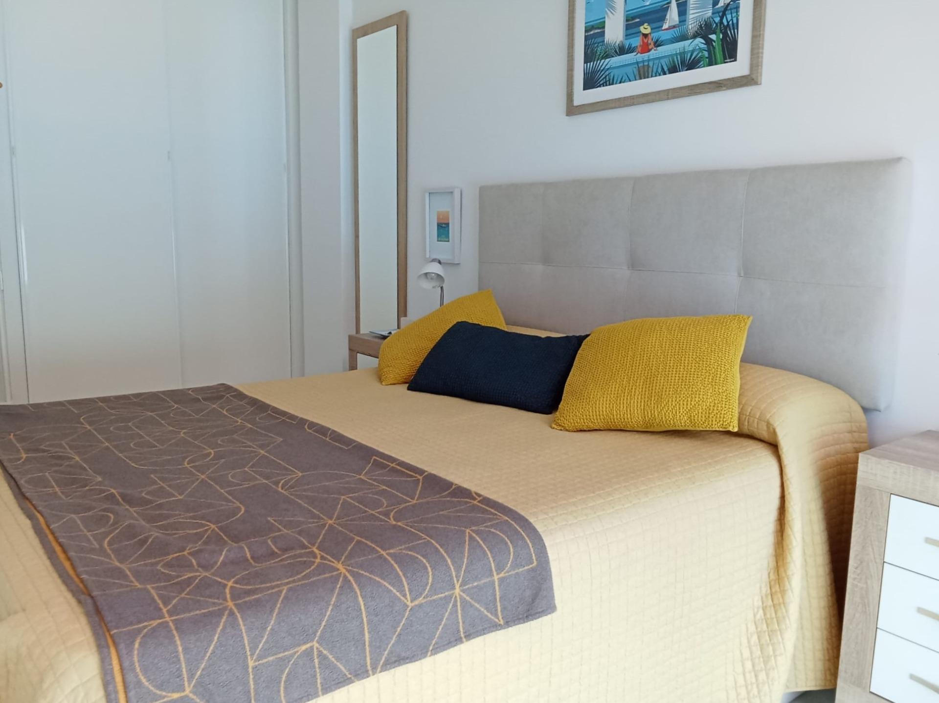 Master bedroom in apartment for sale in Torrevieja