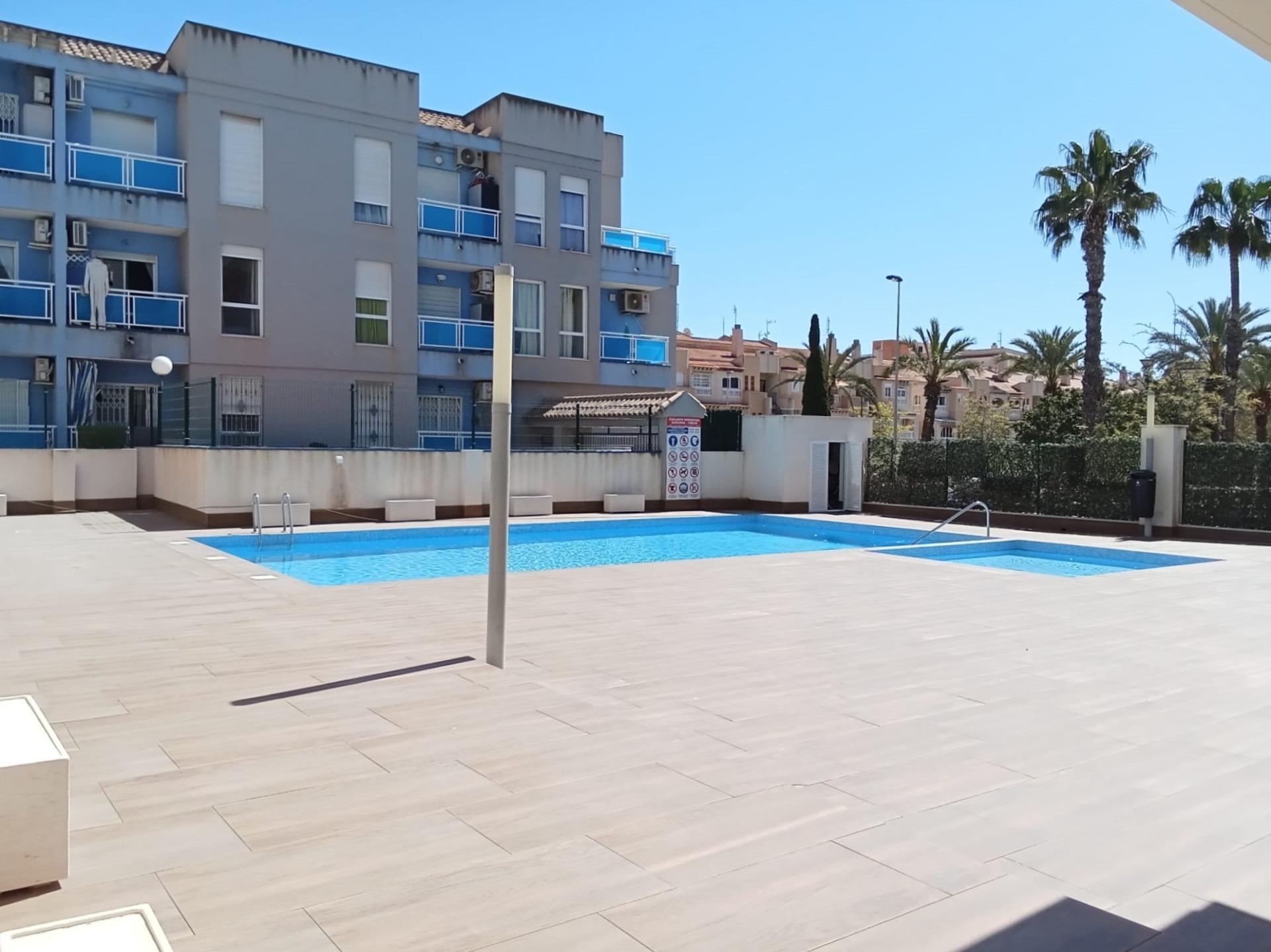 Bedroom in apartment for sale in Torrevieja