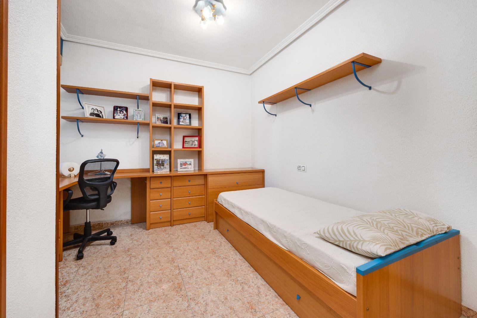 Master bedroom in apartment for sale in Torrevieja