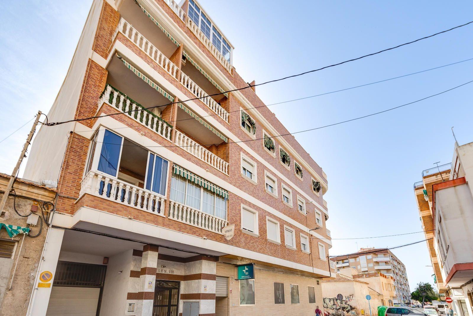 Kitchen in apartment for sale in Torrevieja