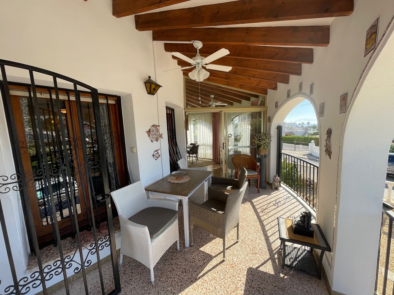 Dining area in villa for sale in Alfas del Pi
