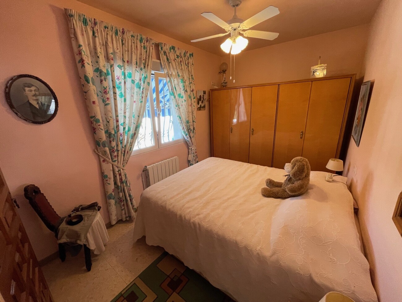 Bedroom in villa for sale in Alfas del Pi