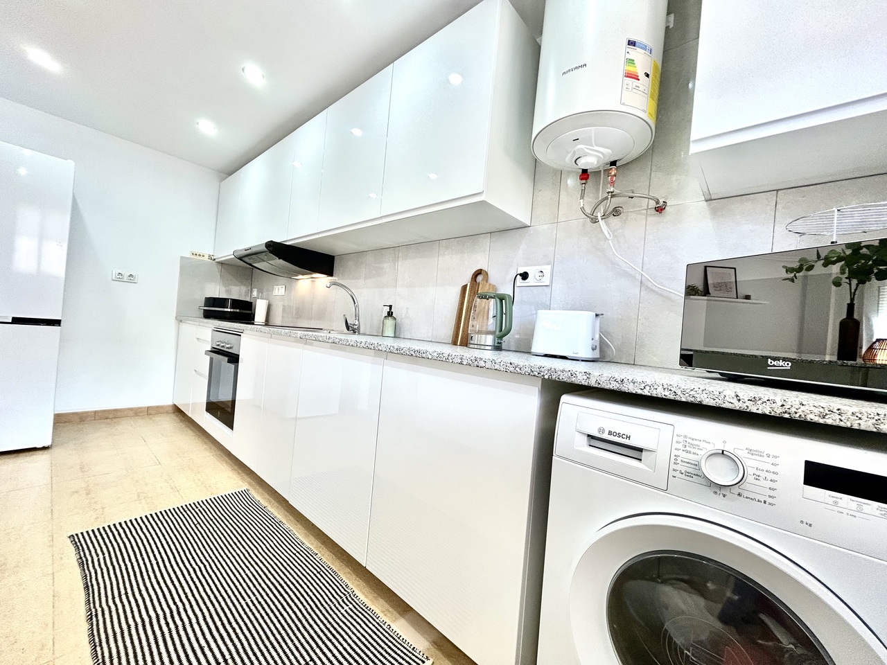 Bedroom in apartment for sale in Villamartin