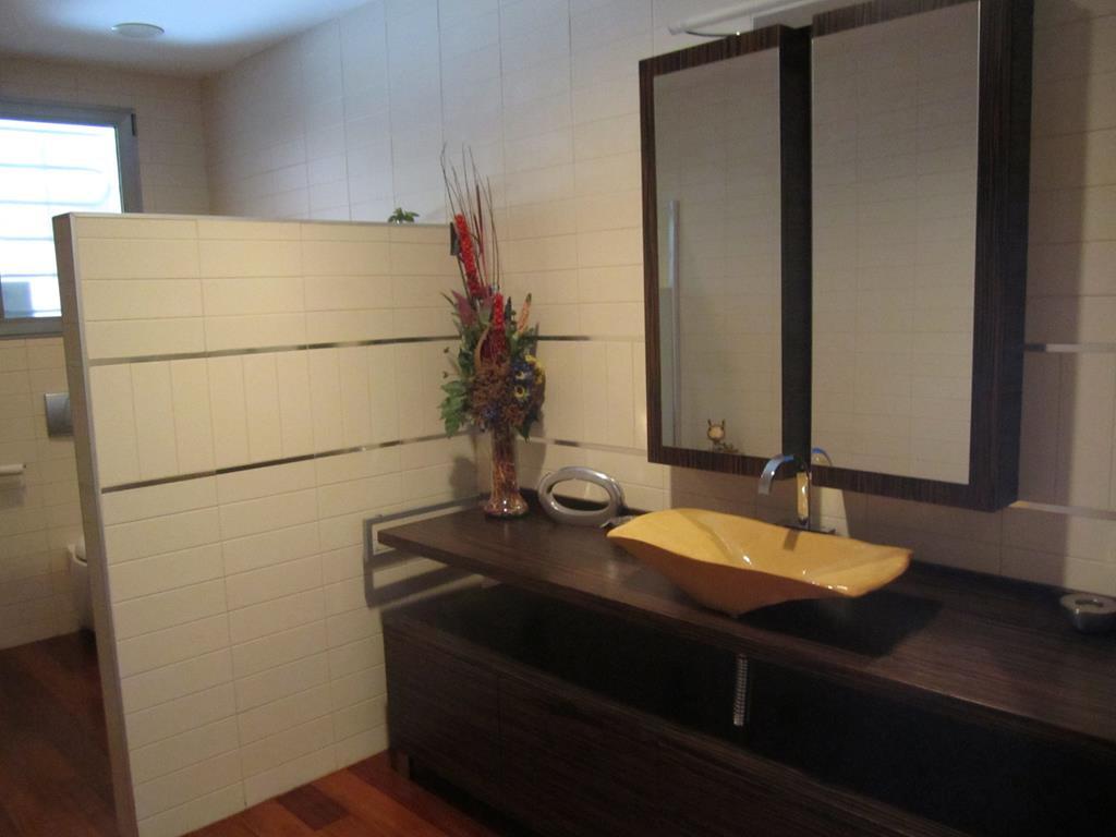 Bedroom in villa for sale in Los Montesinos